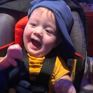 Meet your Posher, Lorie